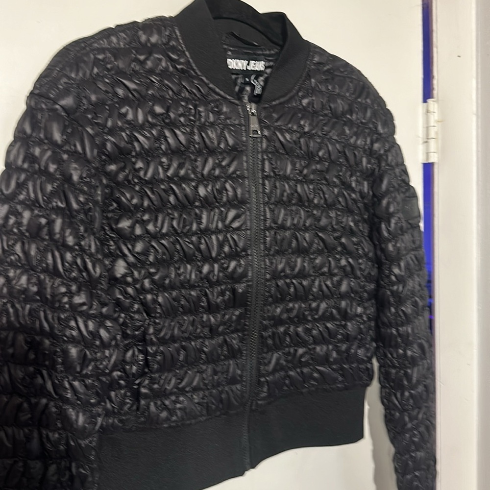 NWOT. Woman’s DKNY Jeans black cropped puffer jacket. Size S. - Picture 2 of 6